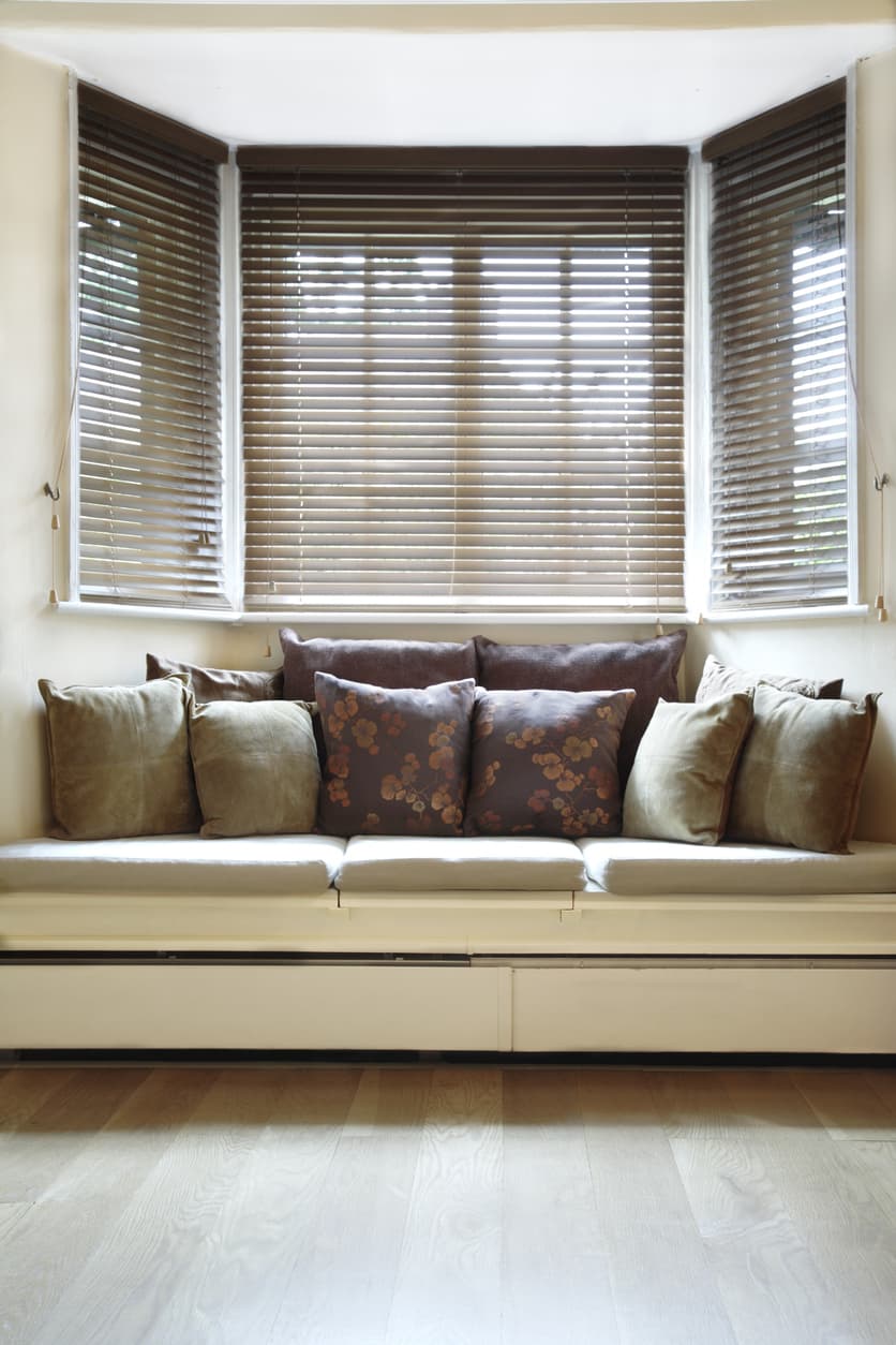Simple Bay Window Decor with Simple Decor