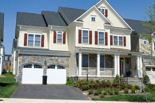How to Mix and Match Vinyl Siding and Stone