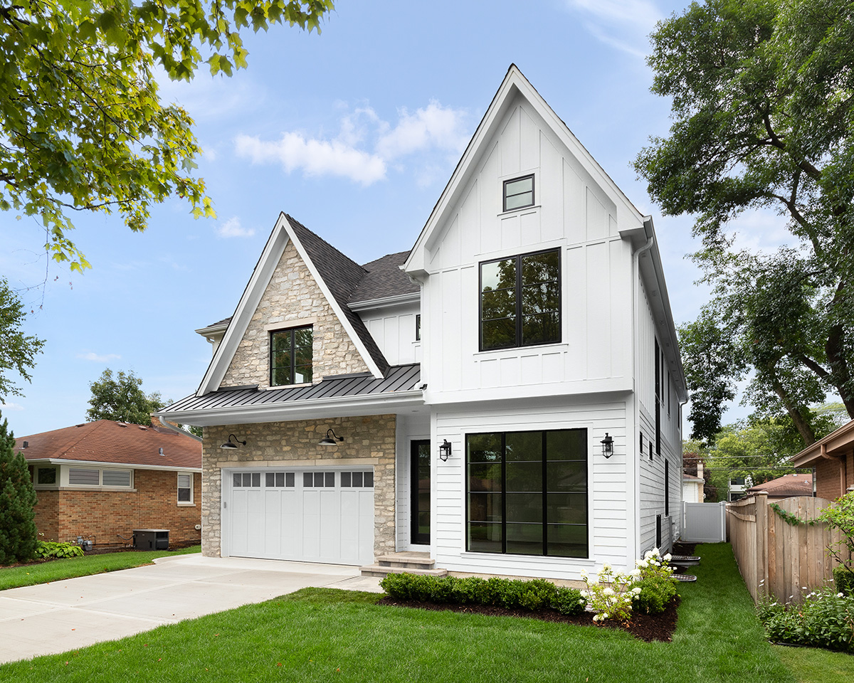 Oak,Park,,Il,,Usa,-,August,17,,2020:,A,New, Modern white and brick home.