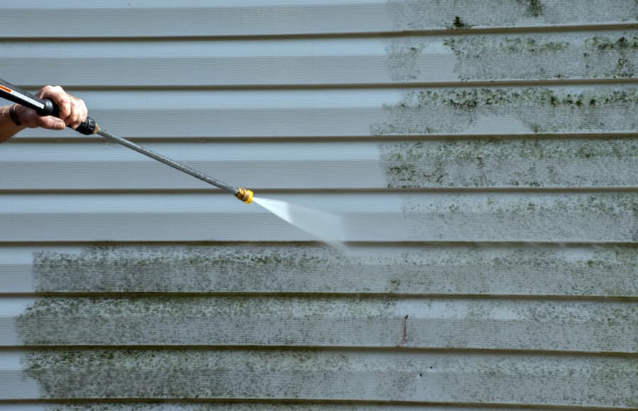 Best way to clean vinyl clearance siding with a pressure washer